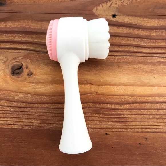 (3 for 20) Dual Action Face Brush 💦 - Picture 2 of 5